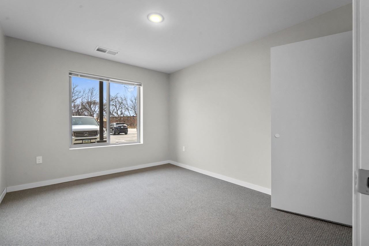 Coral North Apartments - Photo 6 of 16