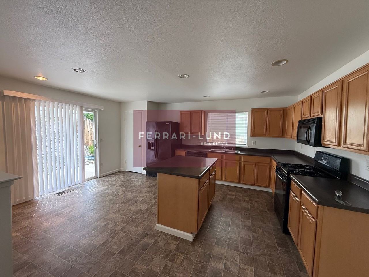 7490 Hebrides Ct - Photo 4 of 17