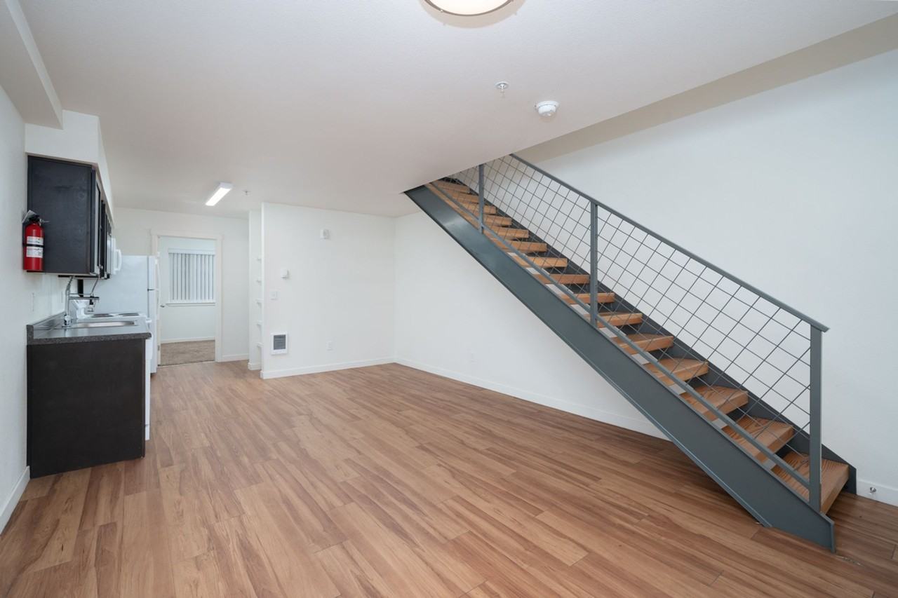 3 Bedroom 1.5 bath townhome! - Photo 3 of 15
