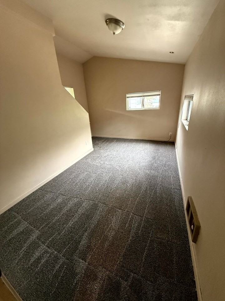 2523 Kincaid St - Photo 2 of 17