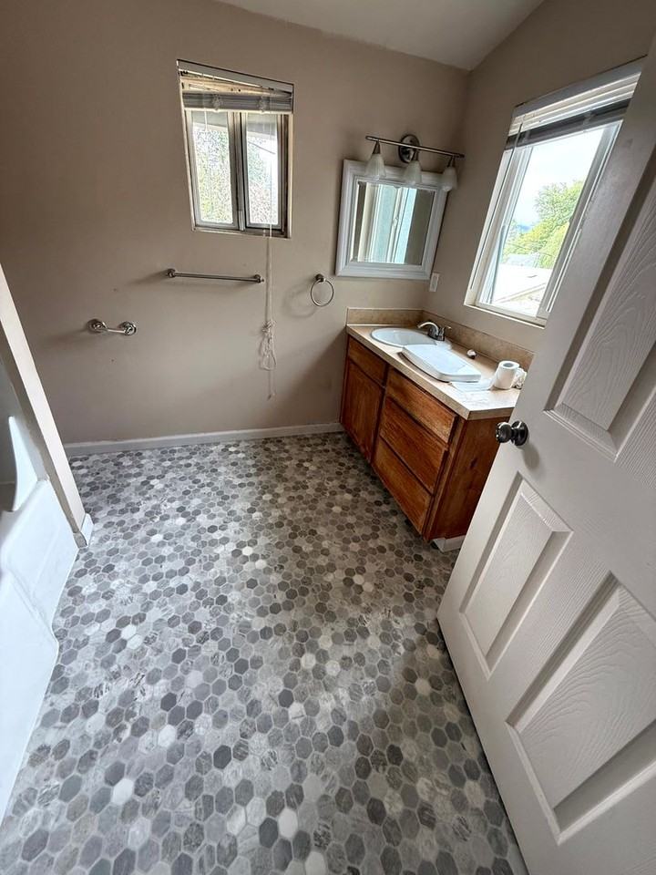 2523 Kincaid St - Photo 6 of 17