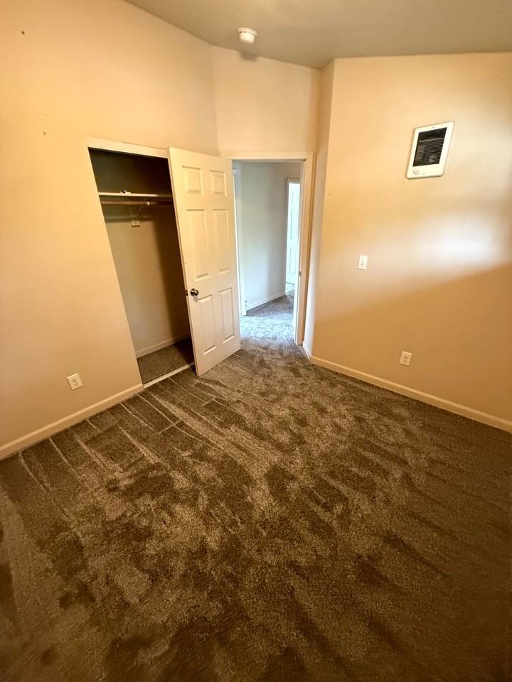 2523 Kincaid St - Photo 4 of 17