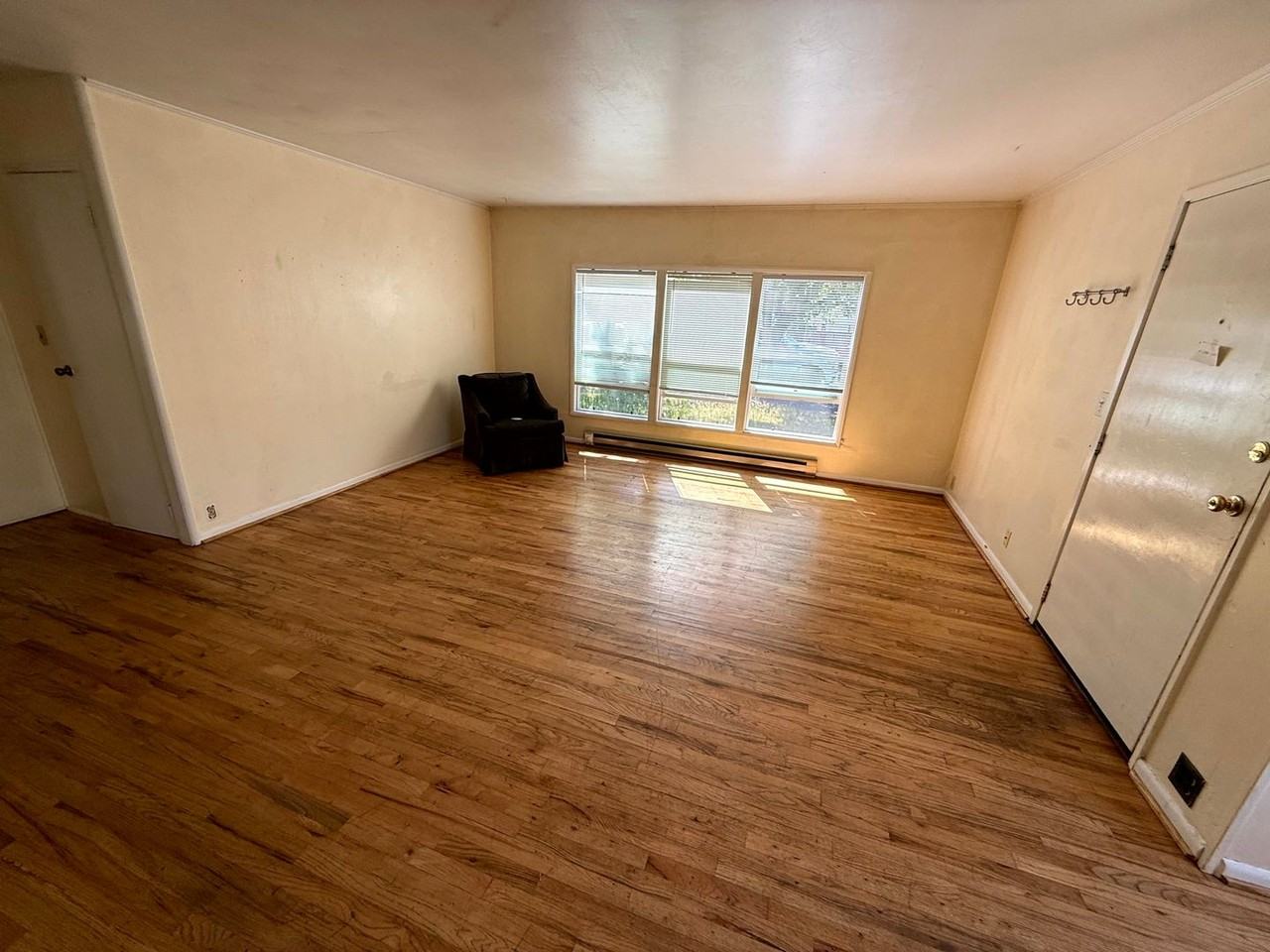 2525 Kincaid St - Photo 4 of 12