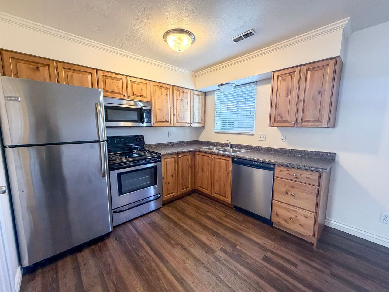 Creekside Oaks Apartments - Photo 2 of 20