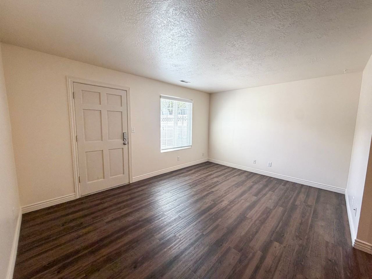 Creekside Oaks Apartments - Photo 5 of 20