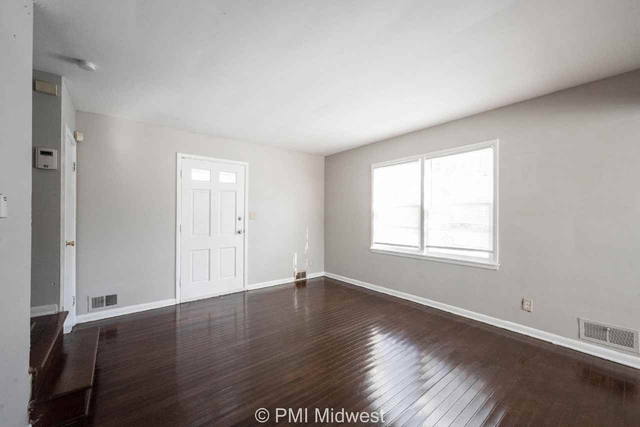 1857 W 60th St - Photo 4 of 22