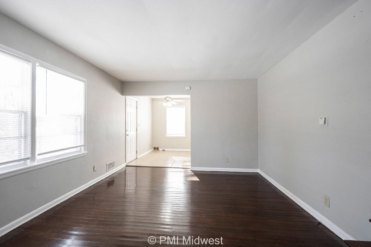 1857 W 60th St - Photo 5 of 22