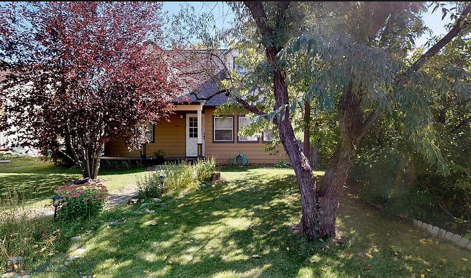 106 8th St - Photo 2 of 16