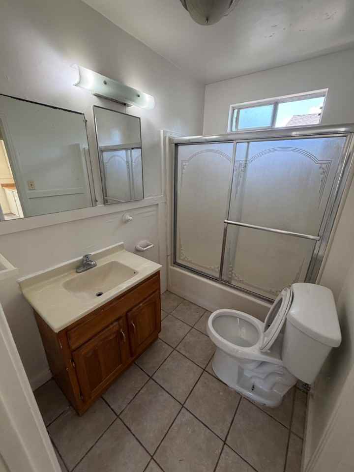 1089 E 21st St - Photo 6 of 11