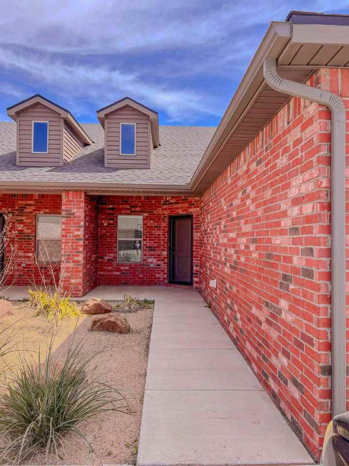 11909 Evanston Ave - Photo 2 of 14