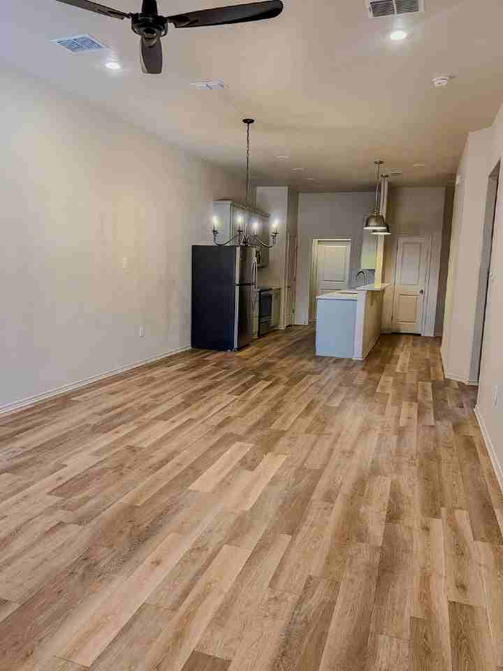 11909 Evanston Ave - Photo 6 of 14