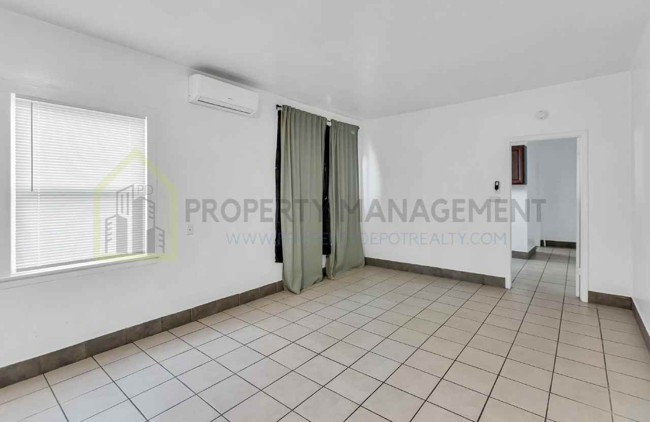 2519 Freeport Blvd Apt 6 - Photo 3 of 14