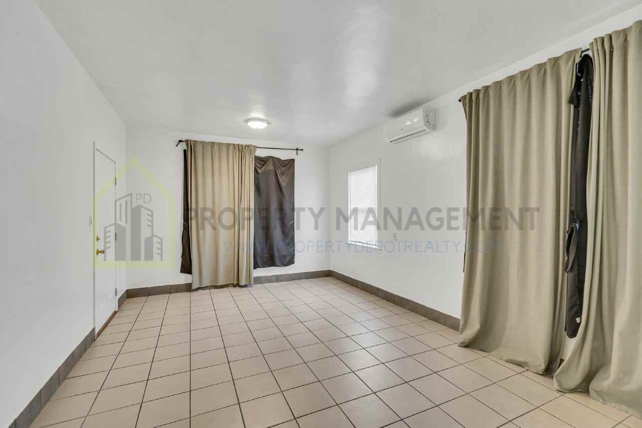 2519 Freeport Blvd Apt 6 - Photo 4 of 14