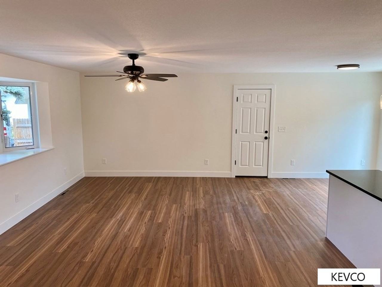 2401 Evergreen Dr - Photo 4 of 34