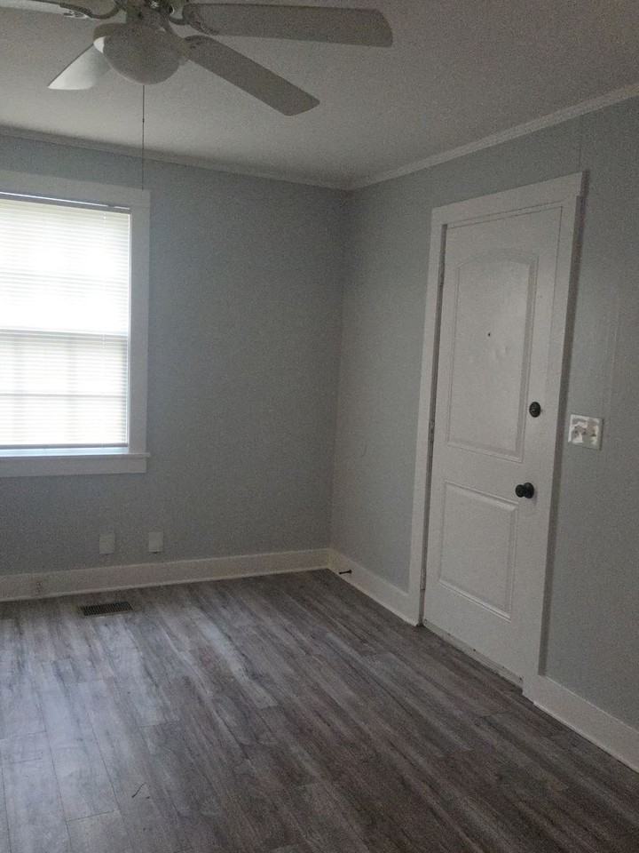 911 Bryan St - Photo 2 of 14