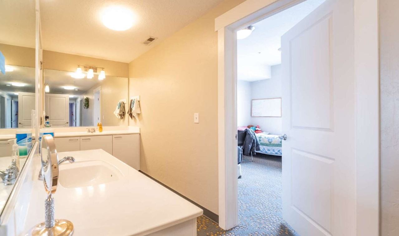 168 N 300 E #303 - Photo 7 of 10