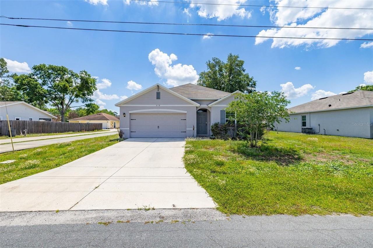 318 Montgomery Ct - Photo 2 of 42