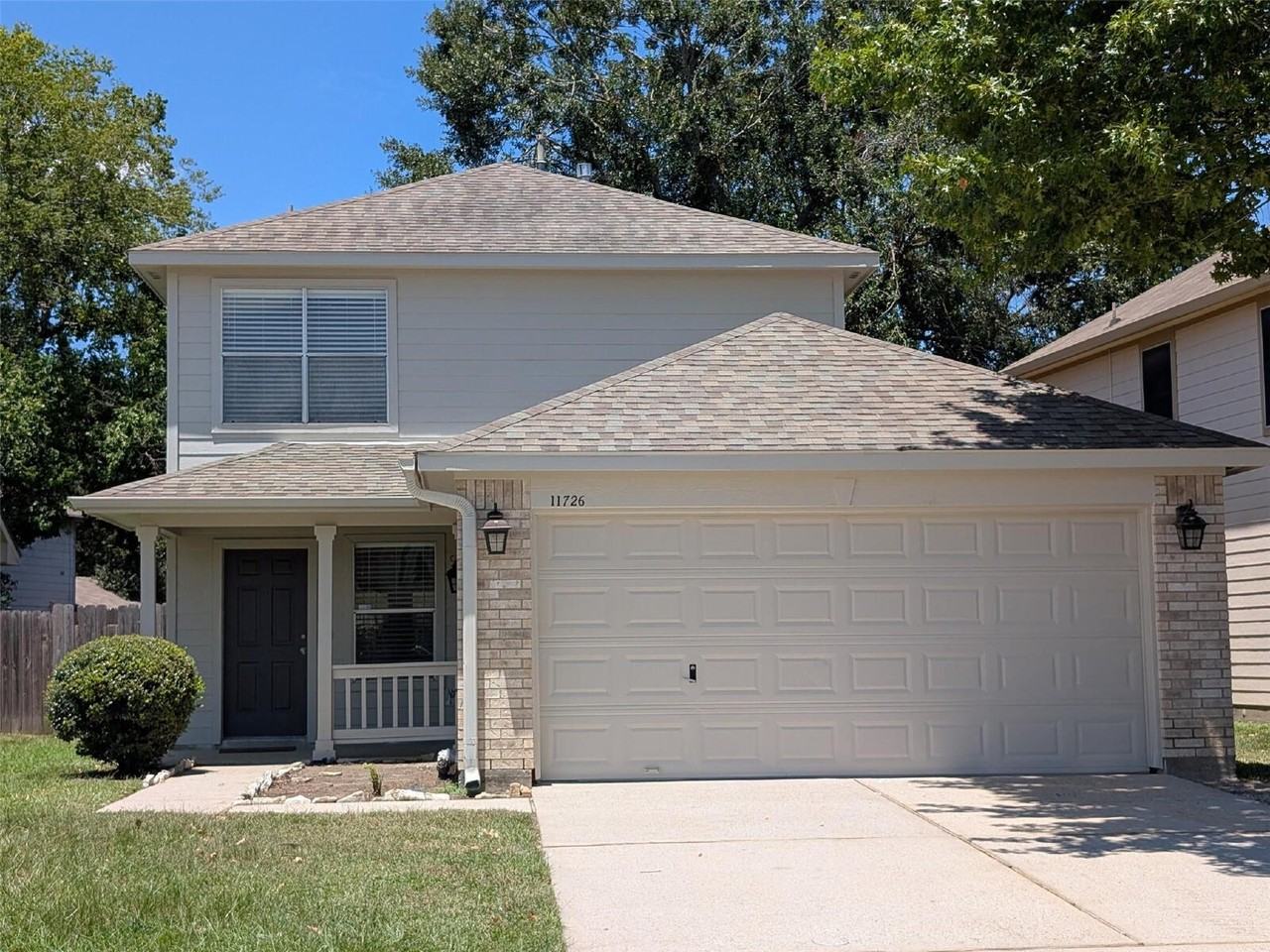 11726 Rolling Stream Dr - Photo 3 of 20
