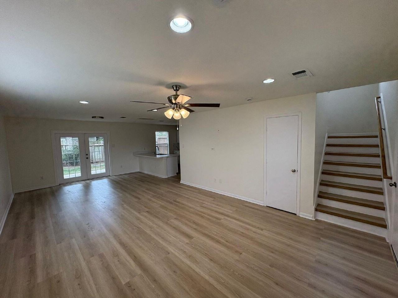 11726 Rolling Stream Dr - Photo 4 of 20