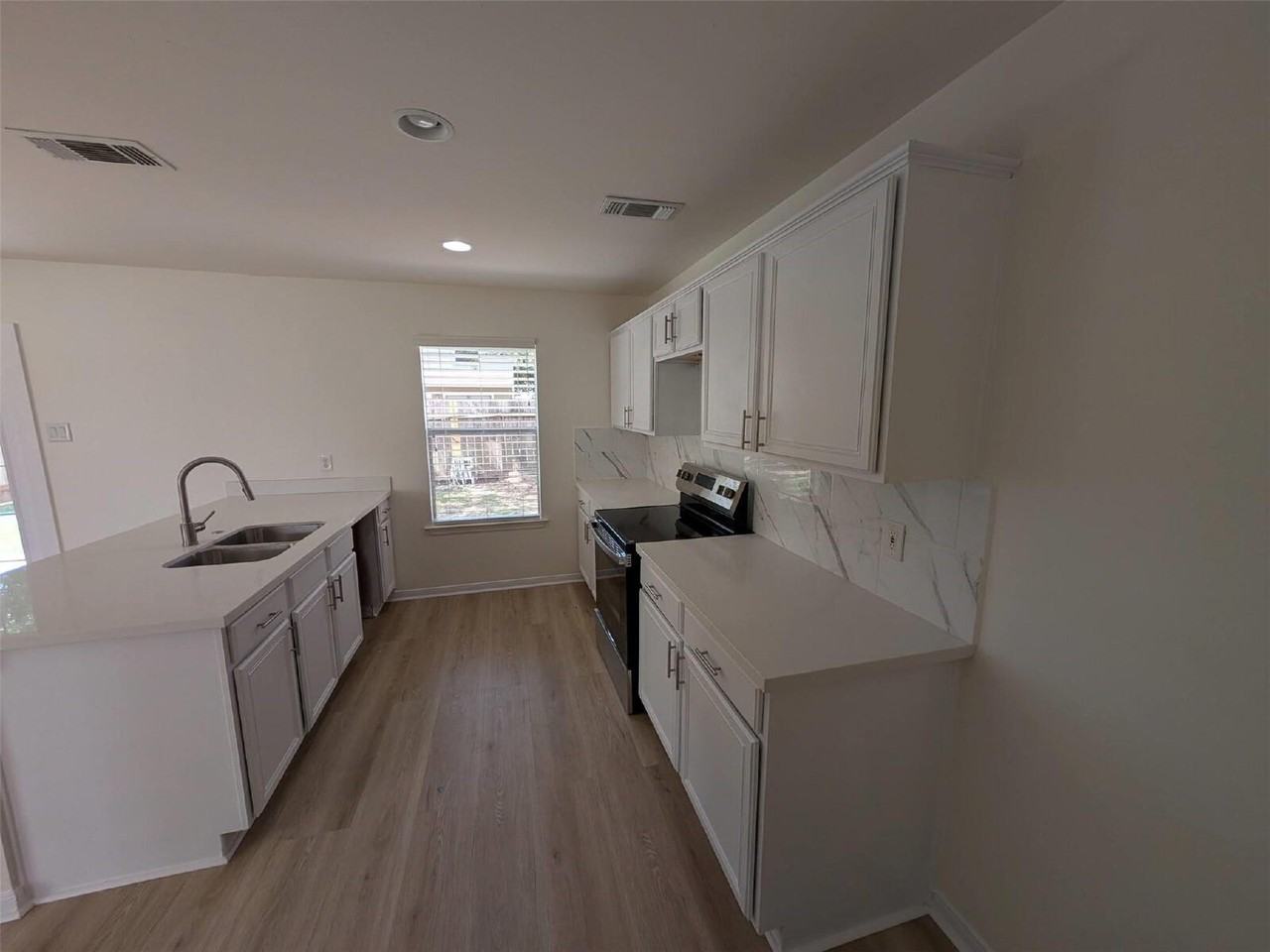 11726 Rolling Stream Dr - Photo 6 of 20