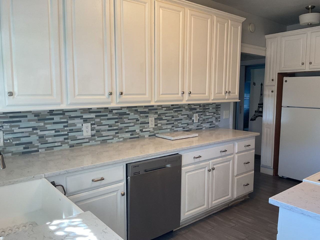 1143 Wall St - Photo 5 of 12