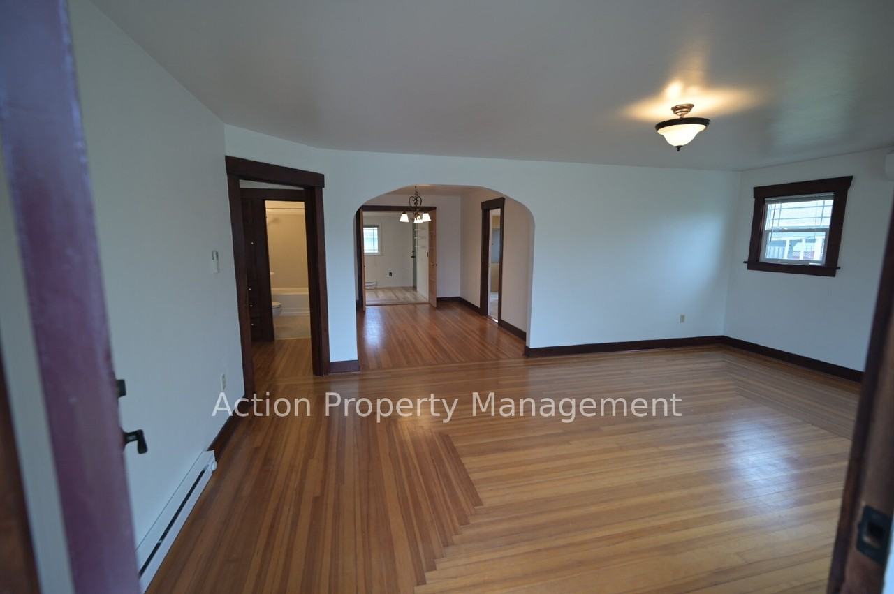 178 W Spruce St - Photo 2 of 23