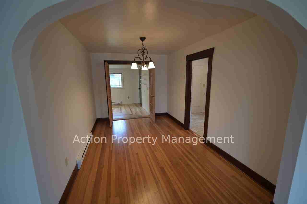 178 W Spruce St - Photo 4 of 23