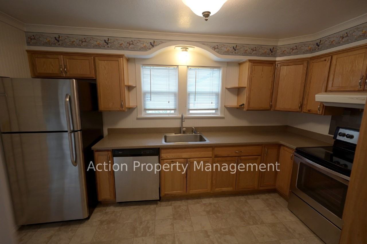 178 W Spruce St - Photo 6 of 23