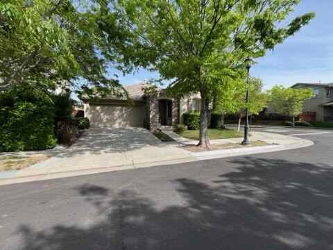 436 Goodall Dr - Photo 2 of 18