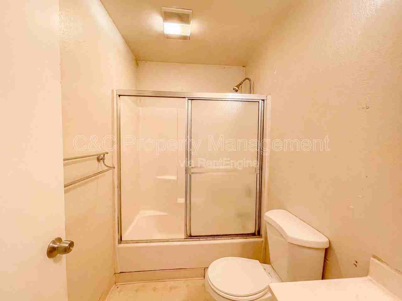 237 Montecito Ave #12 - Photo 4 of 7