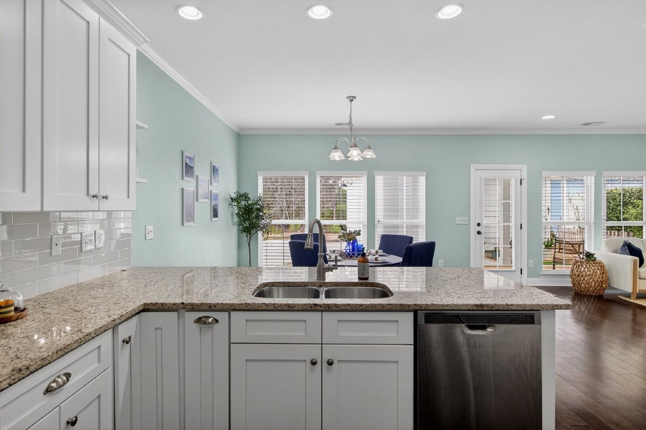 1694 Sparkleberry Ln - Photo 6 of 13