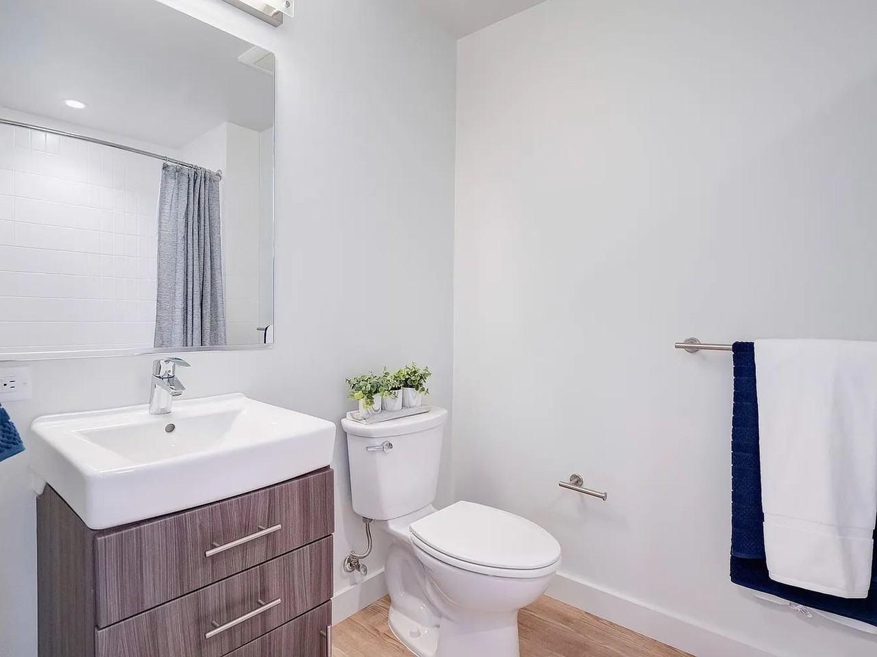 1532 Harrison St - Photo 5 of 8