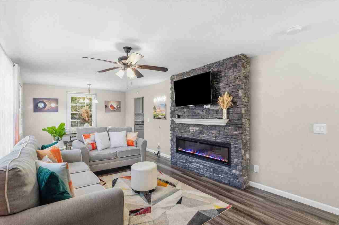 706 Seymour Dr - Photo 5 of 33