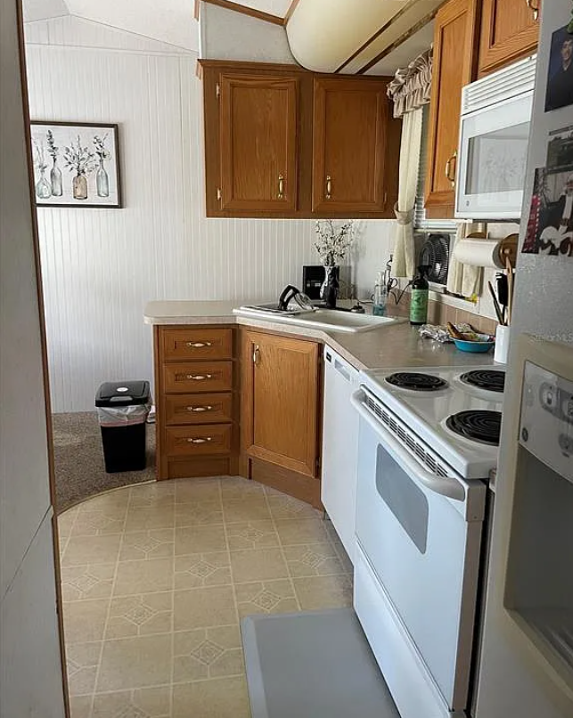 1405 Starboard Dr - Photo 7 of 21