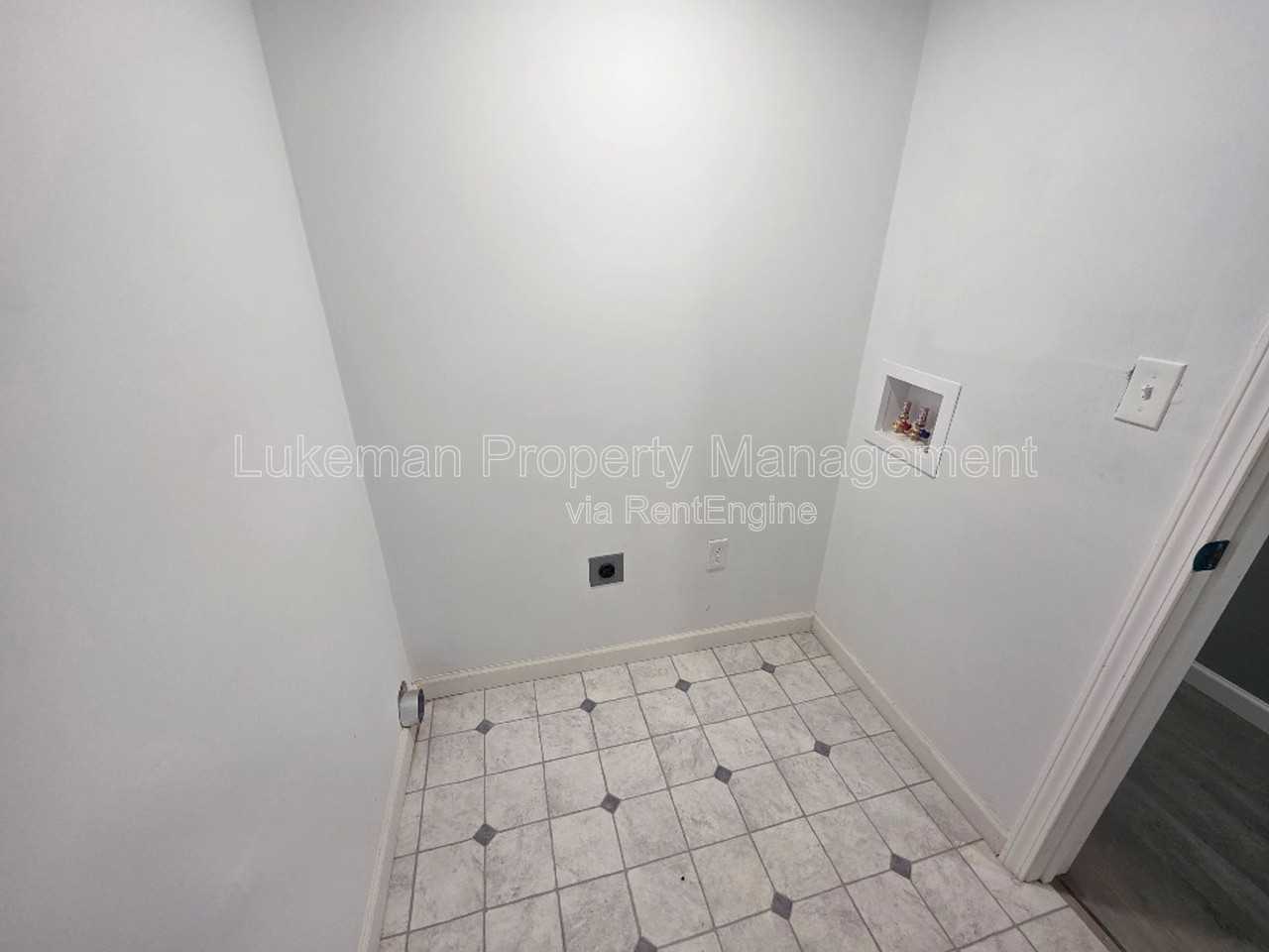 1817 Michigan Ave W #1 - Photo 4 of 13