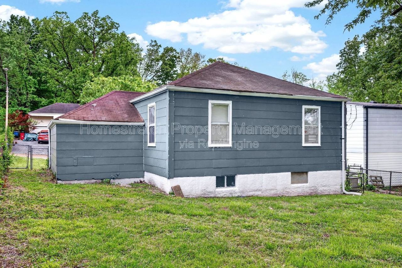 7431 Esterbrook Dr - Photo 4 of 27