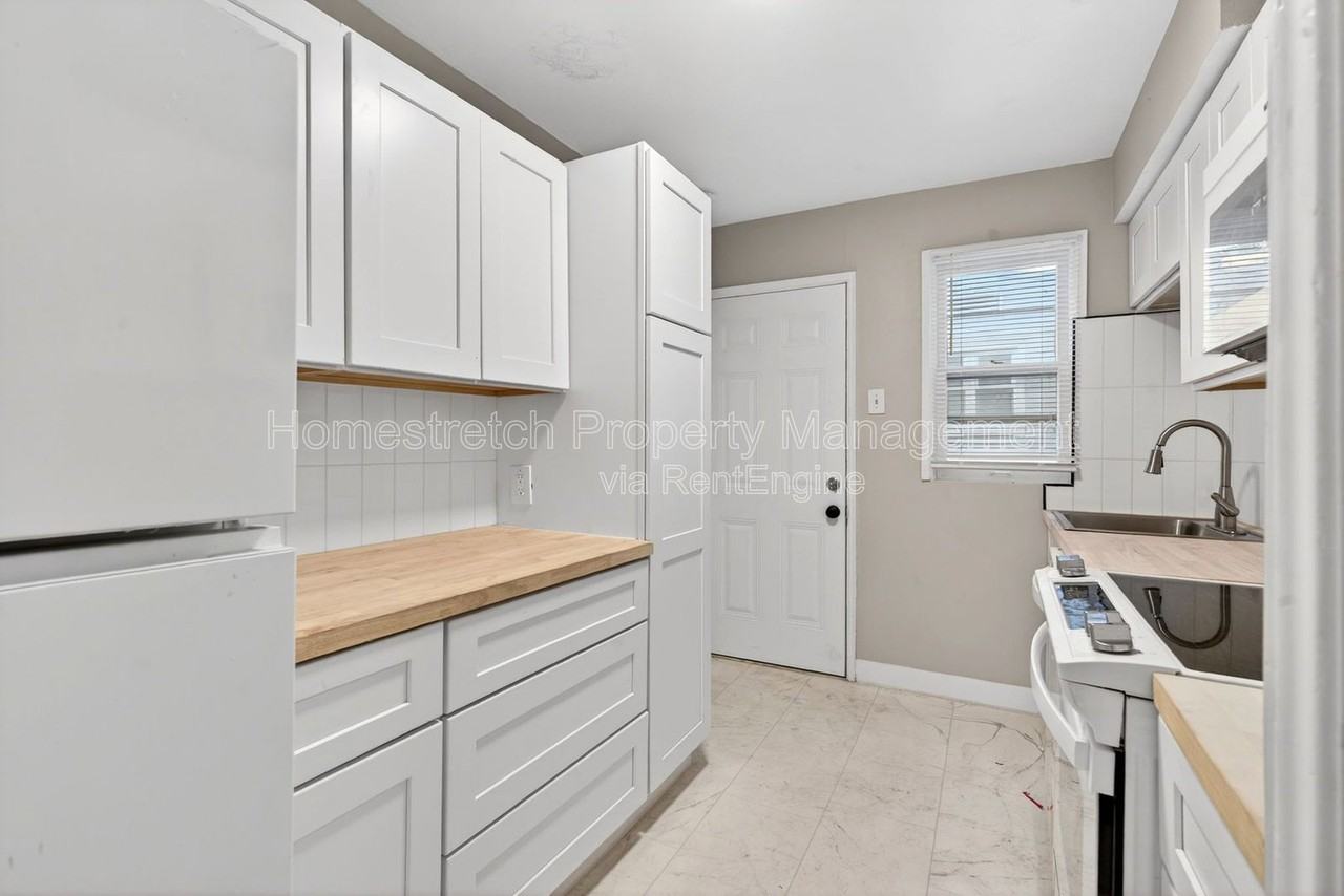 7431 Esterbrook Dr - Photo 6 of 27