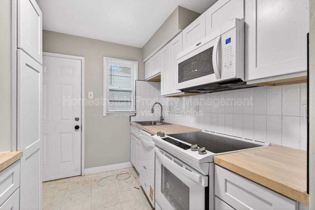 7431 Esterbrook Dr - Photo 7 of 27