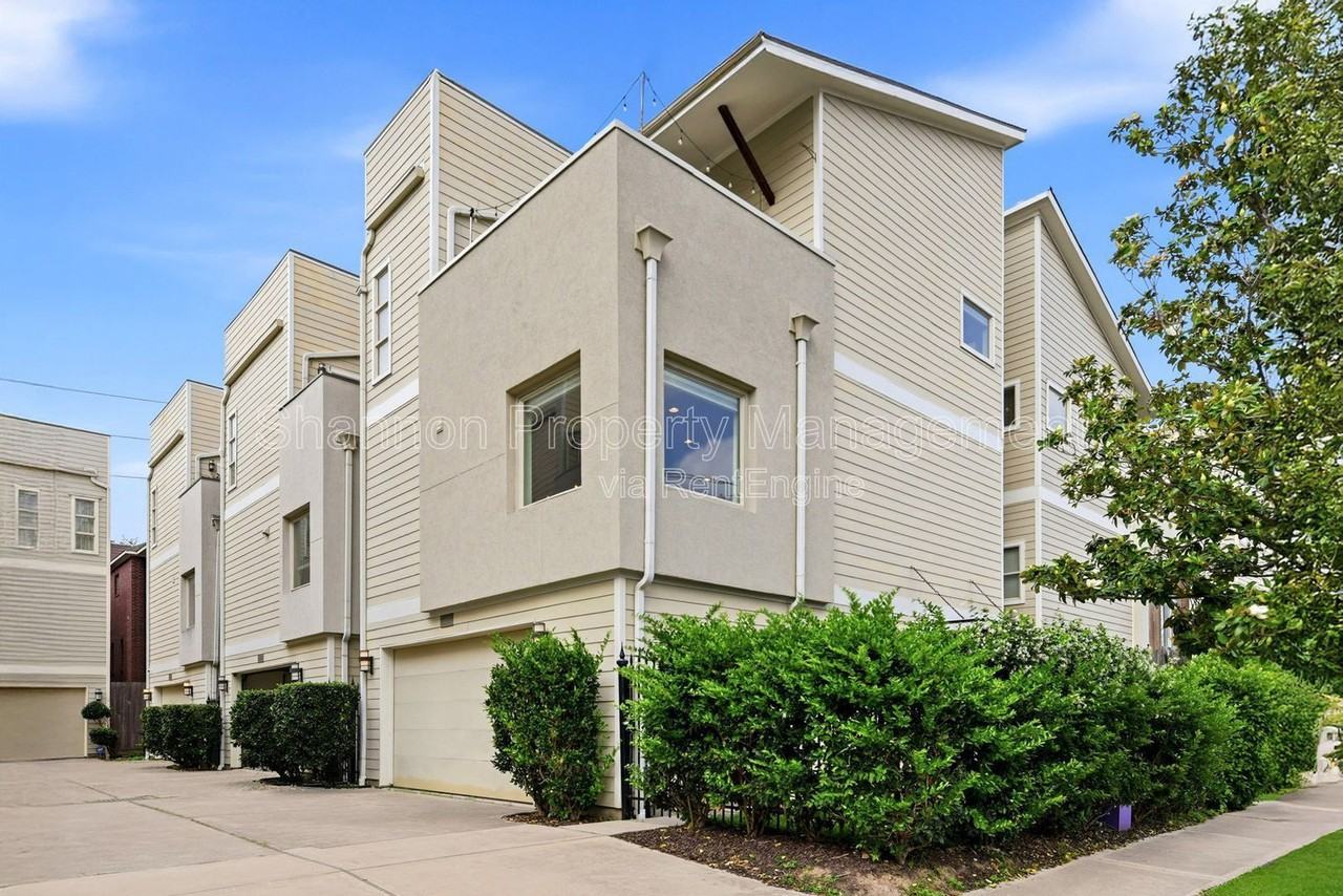 1512 Crockett St #A - Photo 2 of 35