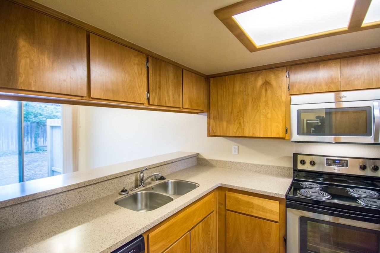 Aldergrove Townhomes - Photo 3 of 7