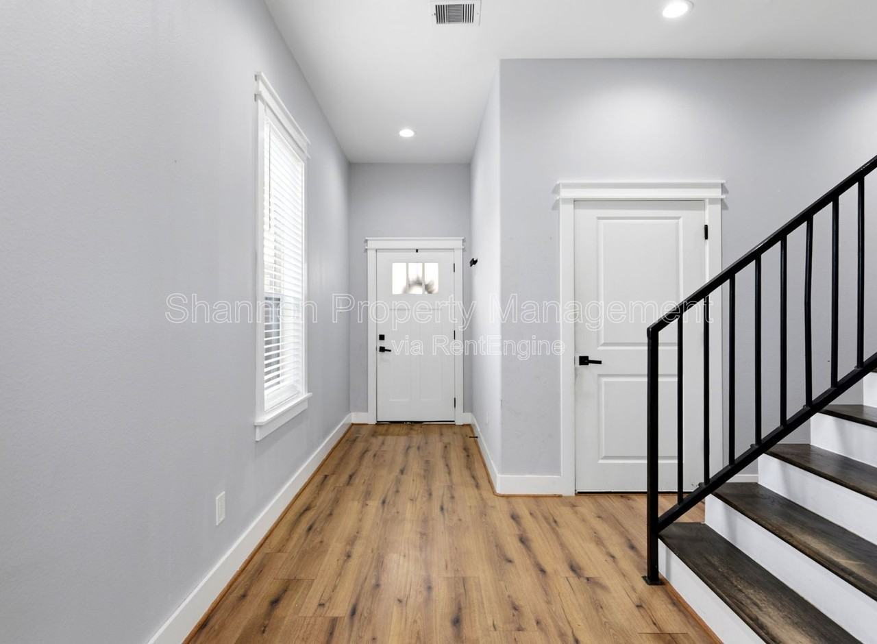 6476 T C Jester Blvd - Photo 5 of 50