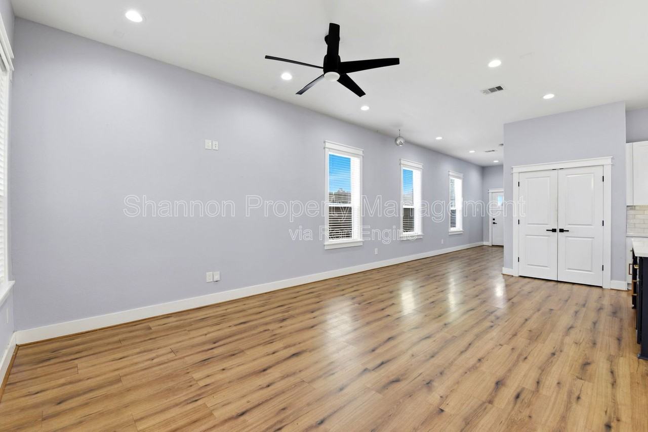 6476 T C Jester Blvd - Photo 7 of 50