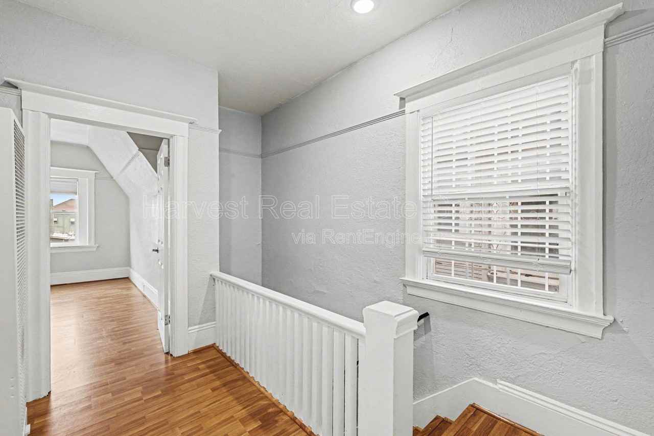 3840 Martin Luther King Jr Way #B - Photo 4 of 21