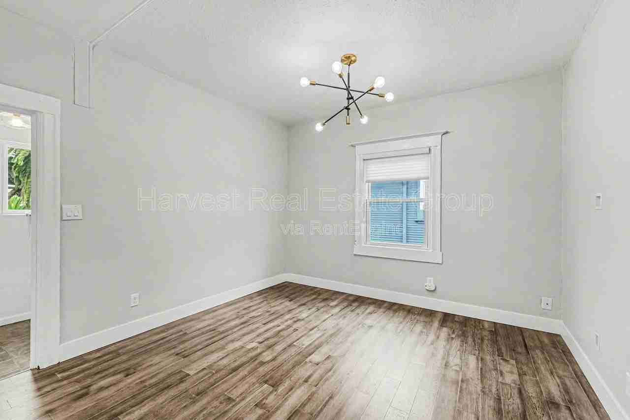 3840 Martin Luther King Jr Way #B - Photo 5 of 21