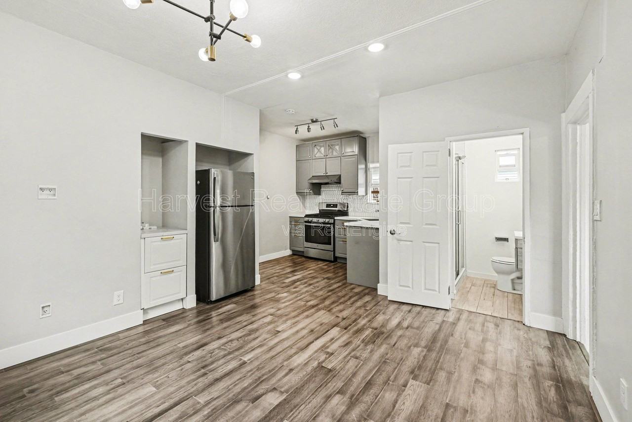 3840 Martin Luther King Jr Way #B - Photo 6 of 21