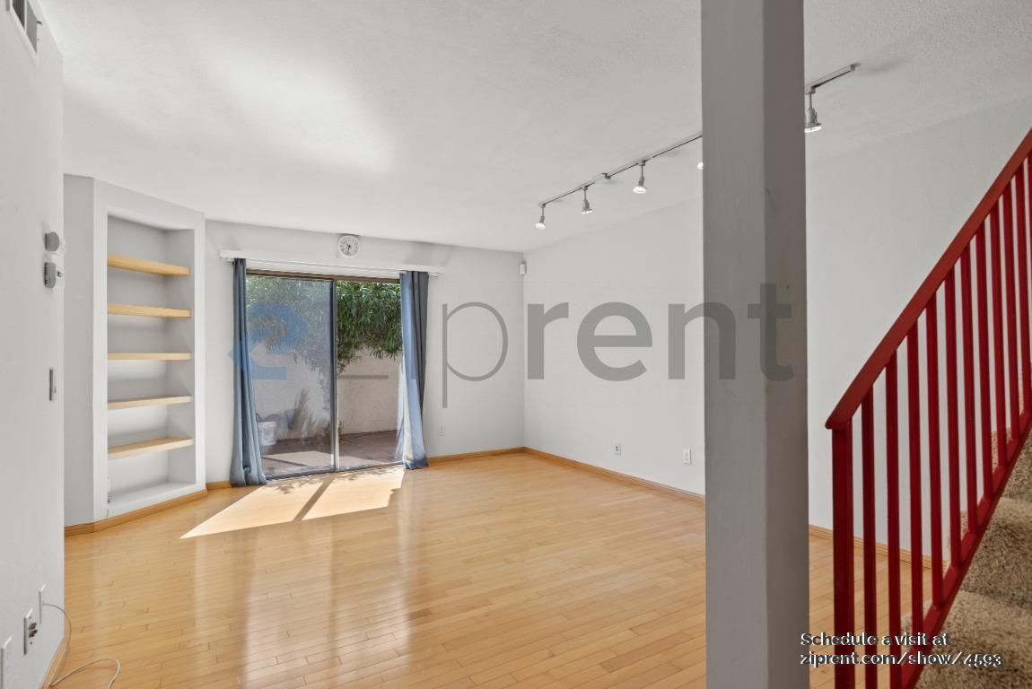 11051 Firethorne Dr - Photo 2 of 20