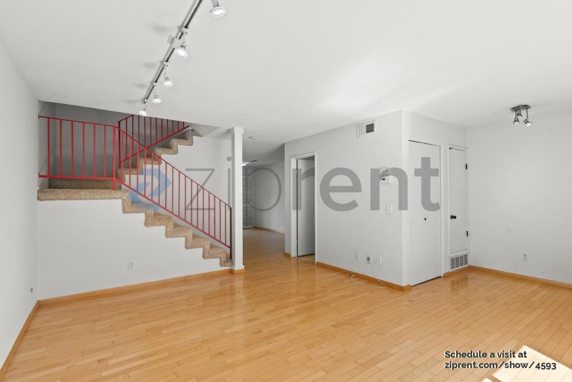 11051 Firethorne Dr - Photo 3 of 20