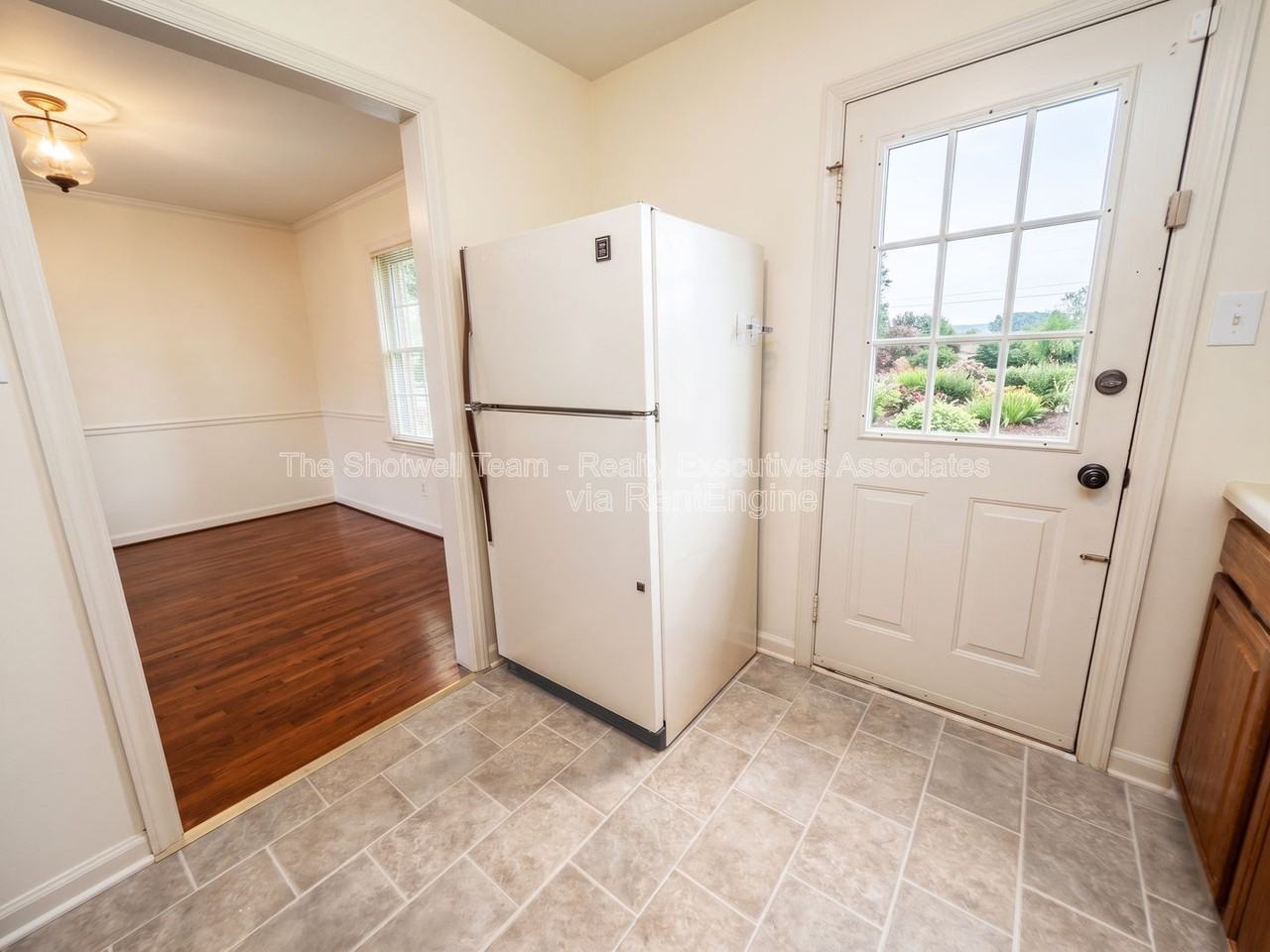 479 Bramblewood Ln - Photo 4 of 9