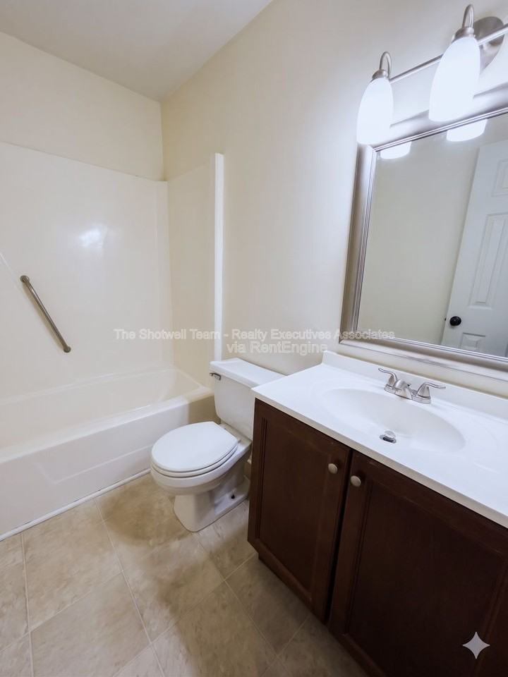 479 Bramblewood Ln - Photo 6 of 9
