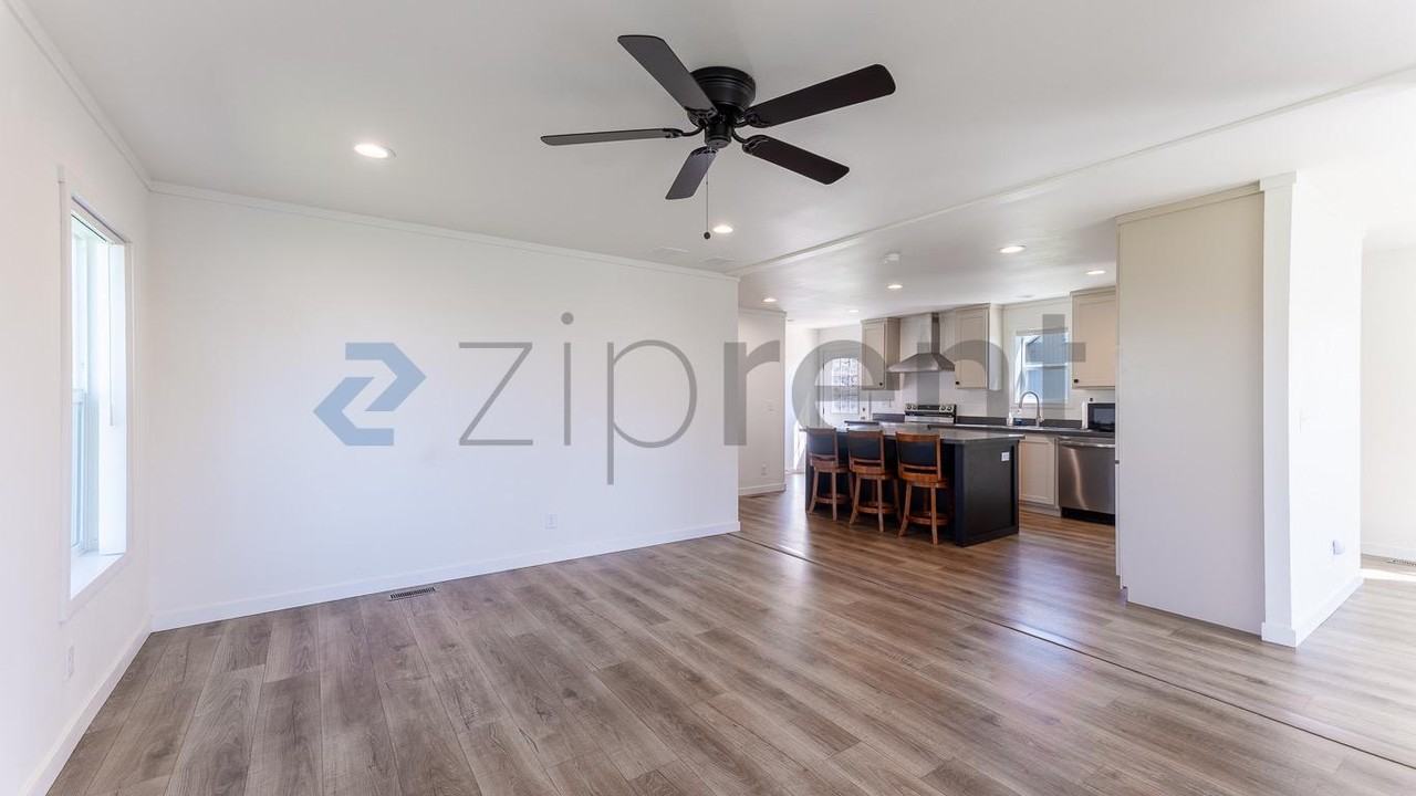 23143 Lowe Rd E - Photo 6 of 35